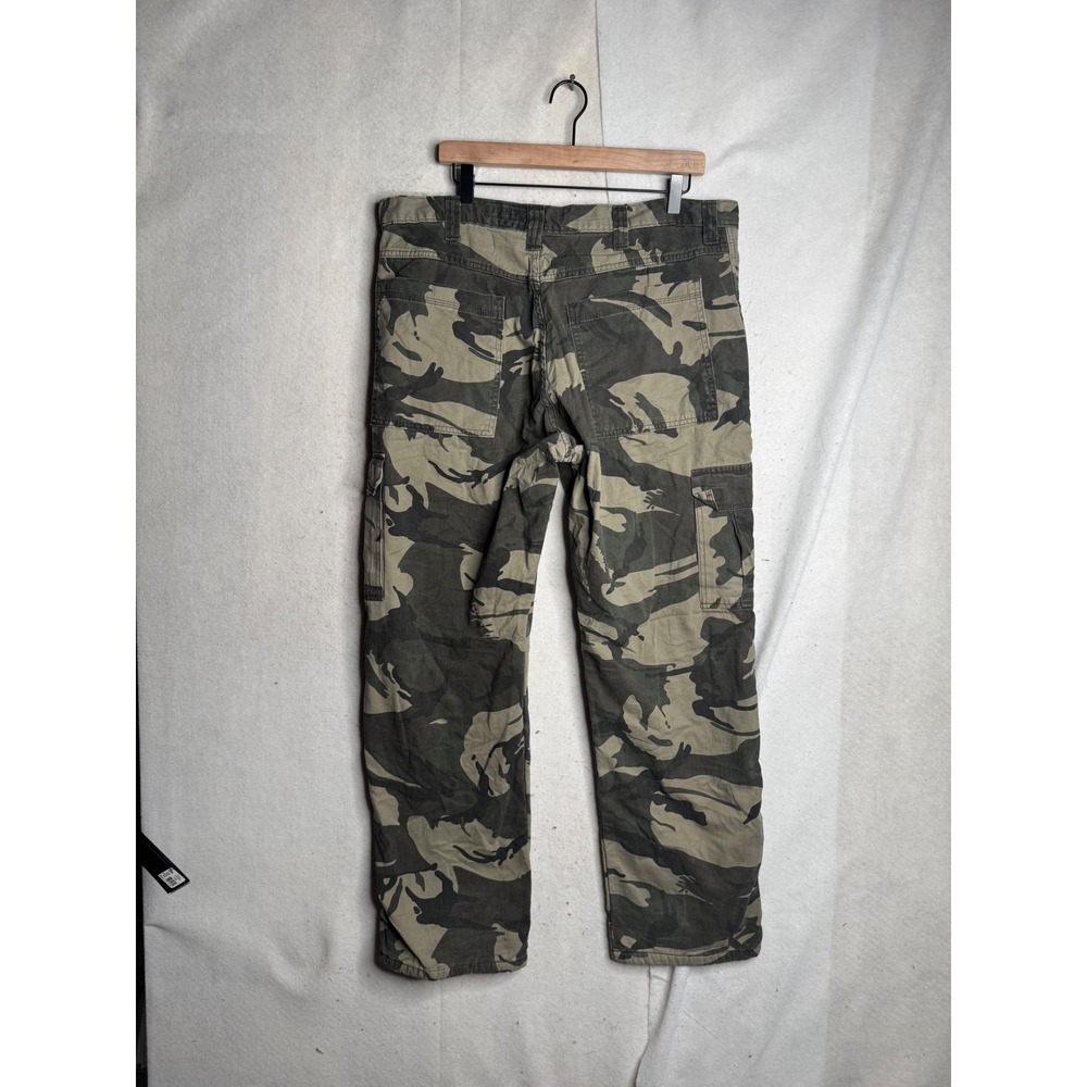 Wrangler Mens Fleece Lined Relaxed Fit Camo Cargo Pants 38x32 Green Brown Camo - Picture 9 of 12